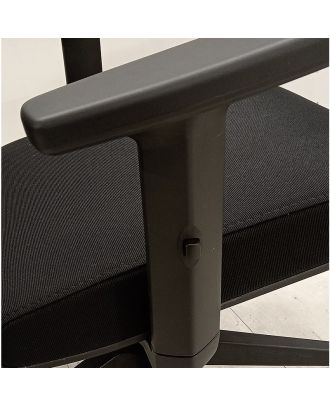 Black mesh office chair without backrest