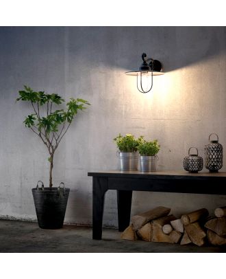 Philips Outdoor Wall Lamp Black