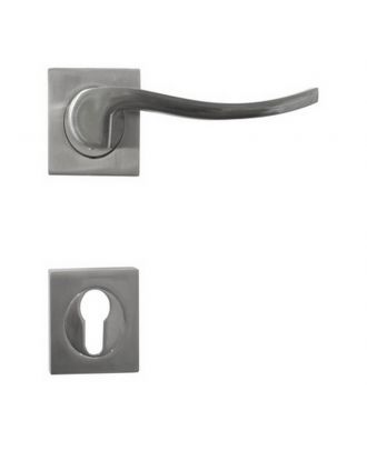 Entrance Handle With Cylinder Escutcheon